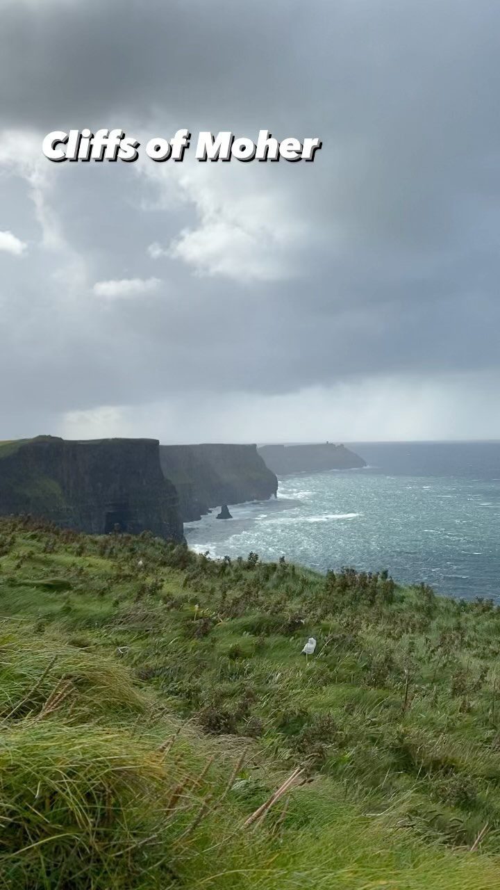 Cliffs of Moher, Ireland.
Magnificent! No other words to describe it. 
.
.
. #cliffsofmoher #giangitownsend #traveliteland #ireland